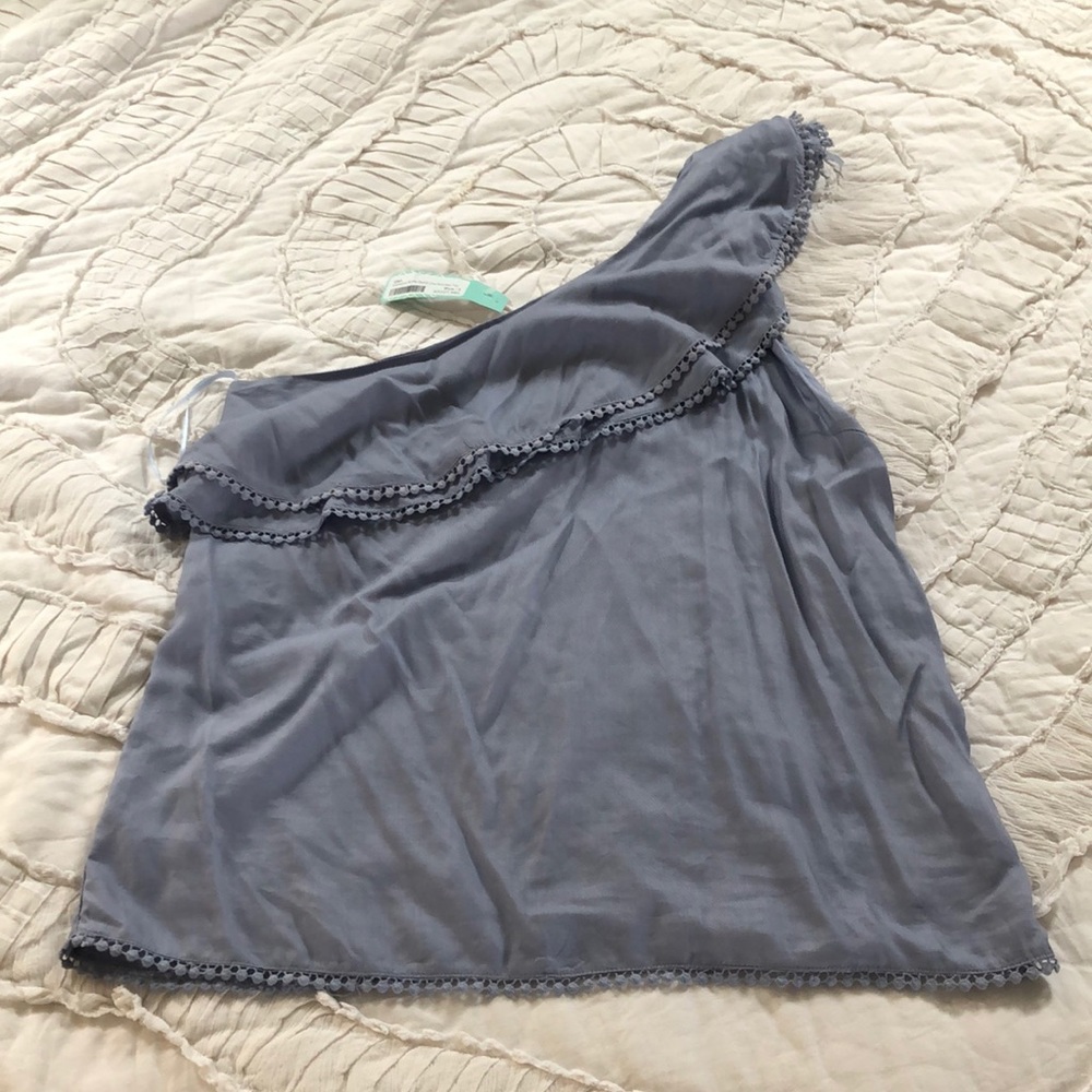 NWT Q&A one shoulder top L